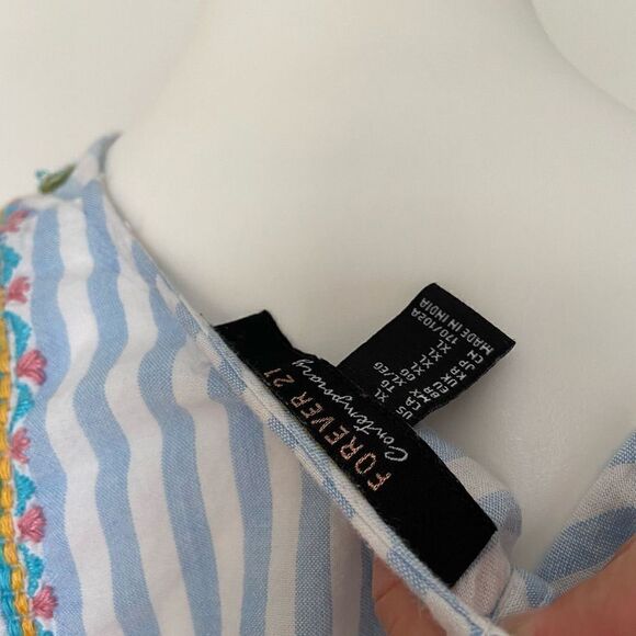 Boho Embroidered Ballon Sleeve Top - Picture 9 of 11